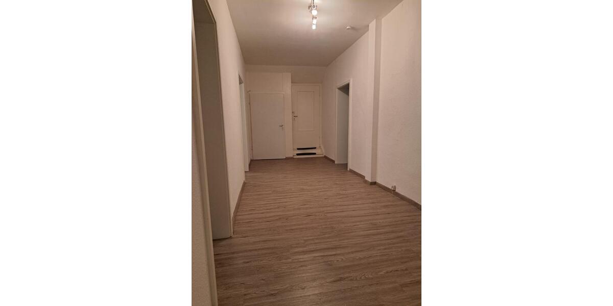 Sehr schöne 5-Zimmer-Altbauwohnung 5 zimmer