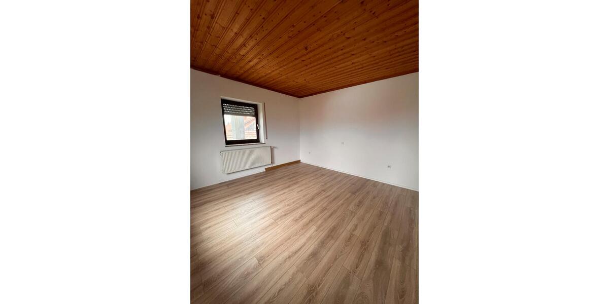 Große Wohnung in Hinterbuchberg Neukirchen 8 zimmer