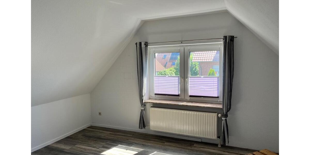 Dachgeschoßwohnung Rötgesbüttel - 1.5 Zimmer, 45 m&sup2;, 325&euro; | Angebot:26704846