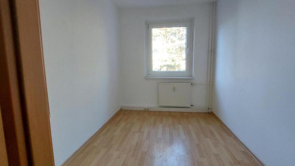 Etagenwohnung Bernsdorf - 1 Zimmer, 24 m&sup2;, 150&euro; | Angebot:21294778