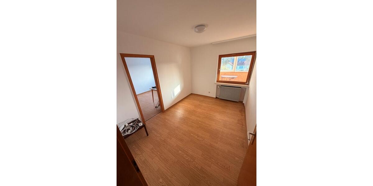 Etagenwohnung Stadtallendorf - 4 Zimmer, 85 m&sup2;, 980&euro; | Angebot:26699253