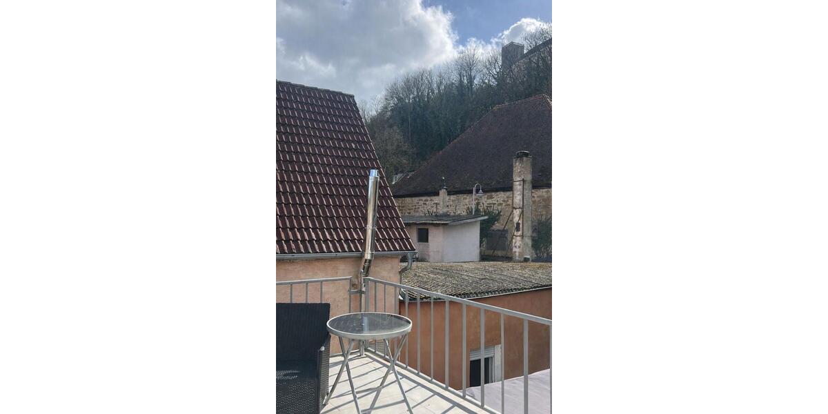 Dachgeschoßwohnung Haßmersheim - 3 Zimmer, 74 m&sup2;, 750&euro; | Angebot:26690356