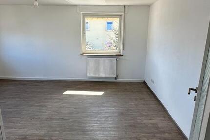 Helle 4-Zimmer-WG in zentraler Lage zu vermieten