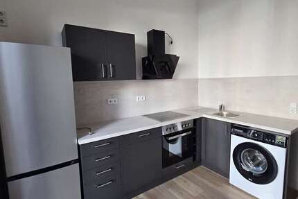 Wohnung zum Mieten in Magdeburg 1.049 € 90 m² 4 zimmer