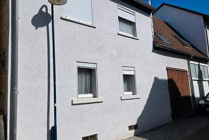 Haus Östringen - 5 Zimmer, 125 m&sup2;, 1.230&euro; | Angebot:26008750