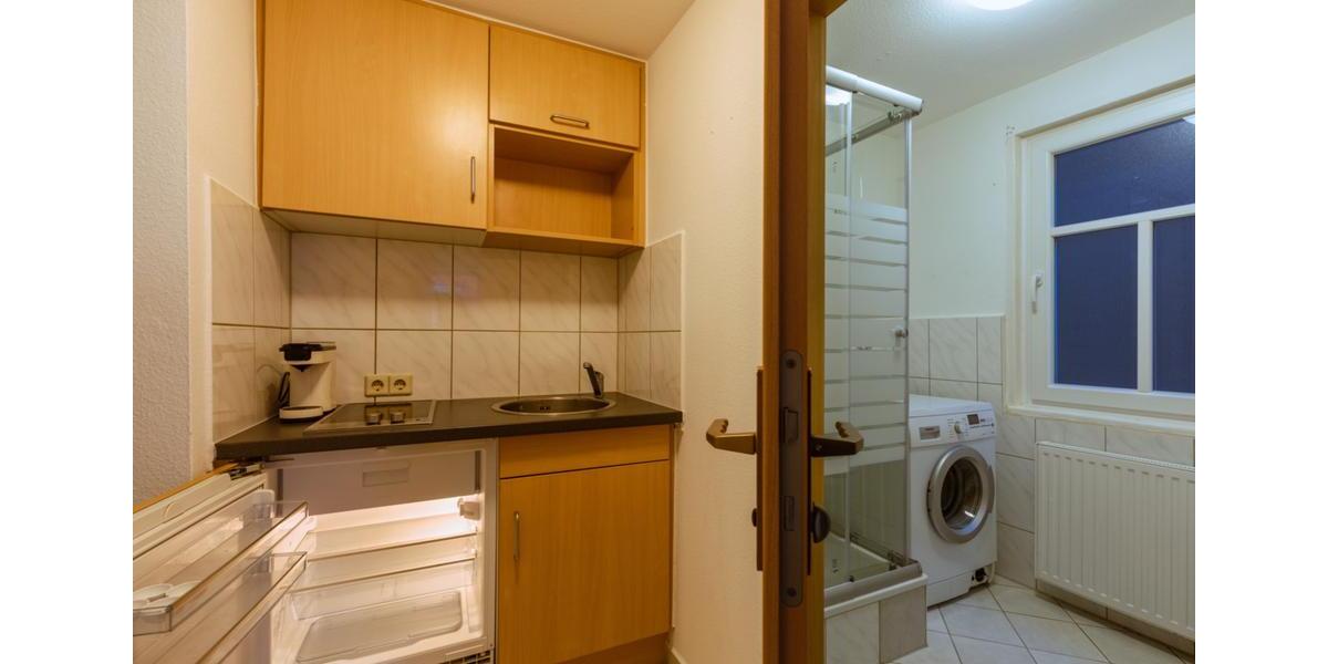 Möbliertes WG-Gästezimmer mit WLAN, Küche, Bad & Waschmaschine 1 zimmer