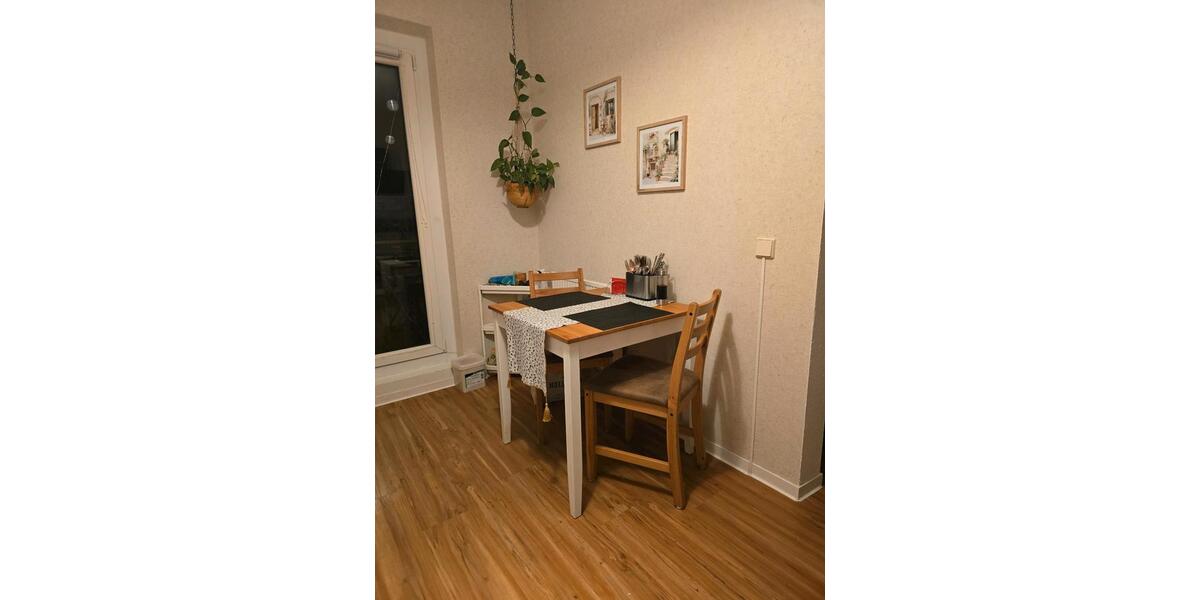 Etagenwohnung Rostock Hansaviertel - 3 Zimmer, 61 m&sup2;, 2.500&euro; | Angebot:25018147