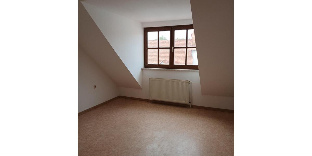 Dachgeschoßwohnung Oschersleben (Bode) - 3 Zimmer, 67 m&sup2;, 349&euro; | Angebot:26477202