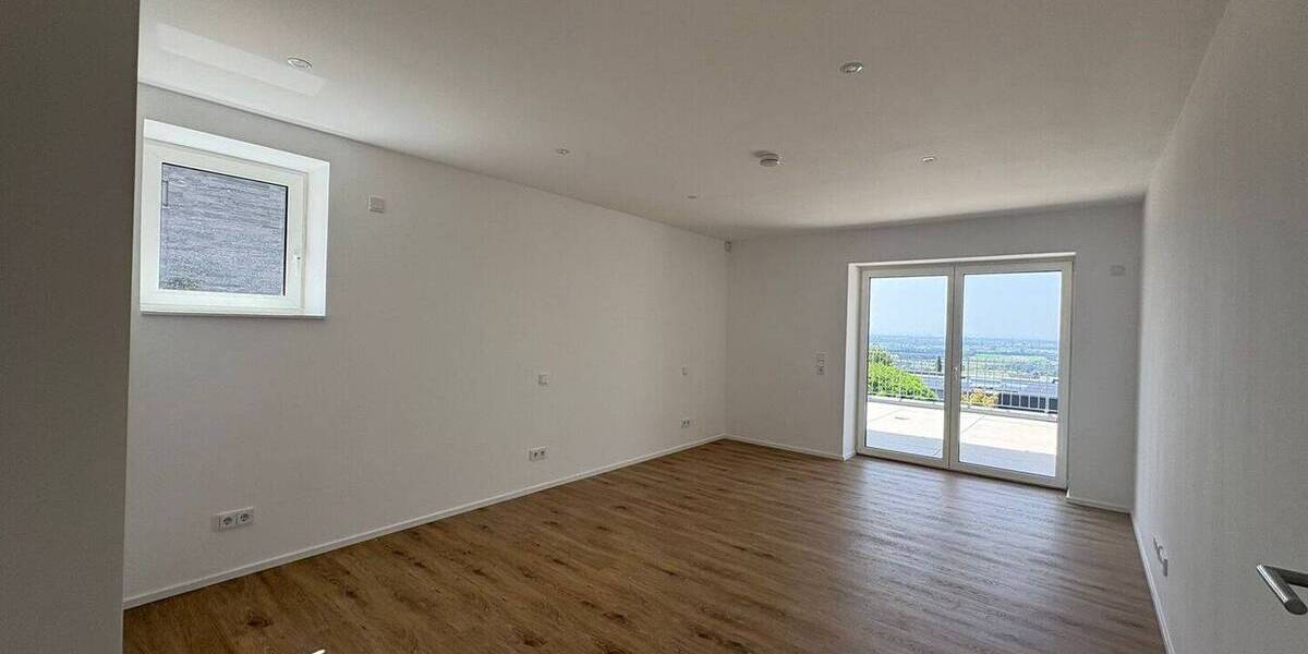 Etagenwohnung Weinheim - 3 Zimmer, 114 m&sup2;, 2.100&euro; | Angebot:23959169