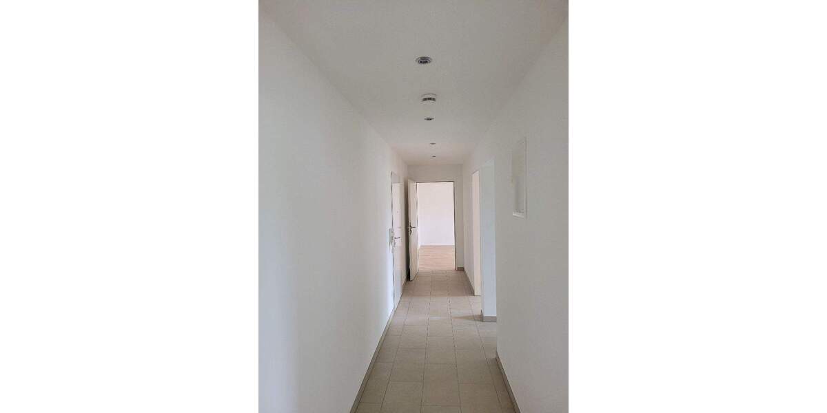 Etagenwohnung Burghausen - 3 Zimmer, 75 m&sup2;, 850&euro; | Angebot:24036027