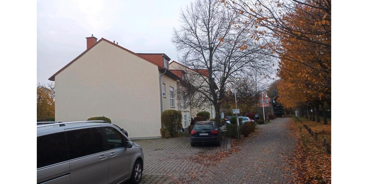 2 Raum-Wohnung Eiche-Parkett im DG 2 zimmer