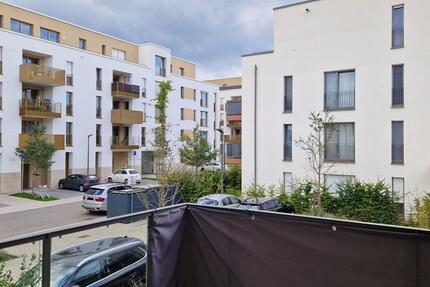 2-Zi.-Wohnung mit großem Schlafzimmer, Balkon und Einbauküche zimmer