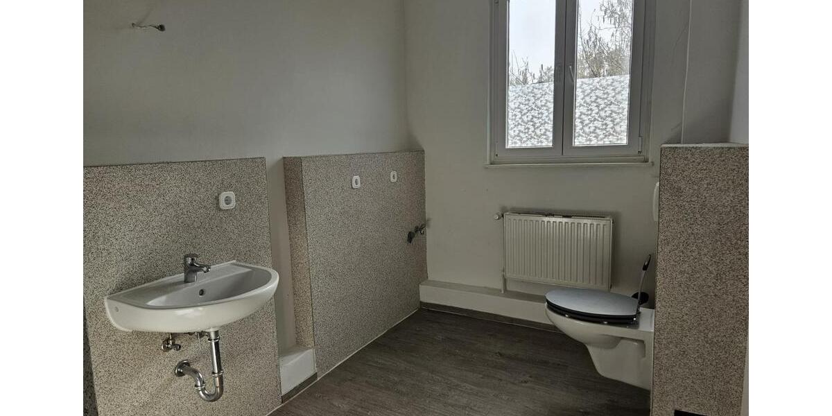 Etagenwohnung Diesdorf - 3.5 Zimmer, 97 m&sup2;, 420&euro; | Angebot:25843384