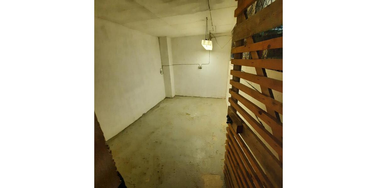 Etagenwohnung Wiesbaden Mainz-Amöneburg - 4 Zimmer, 85 m&sup2;, 1.100&euro; | Angebot:25406577