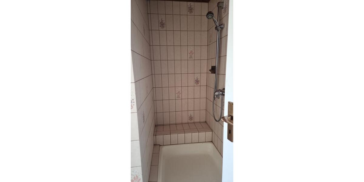 Erdgeschoßwohnung Bad Pyrmont - 4 Zimmer, 90 m&sup2;, 470&euro; | Angebot:24963009