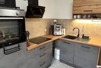 Gut geschnittene 3 Zimmerwohnung mit Einbauküche und zwei Balkonen ! 3 zimmer