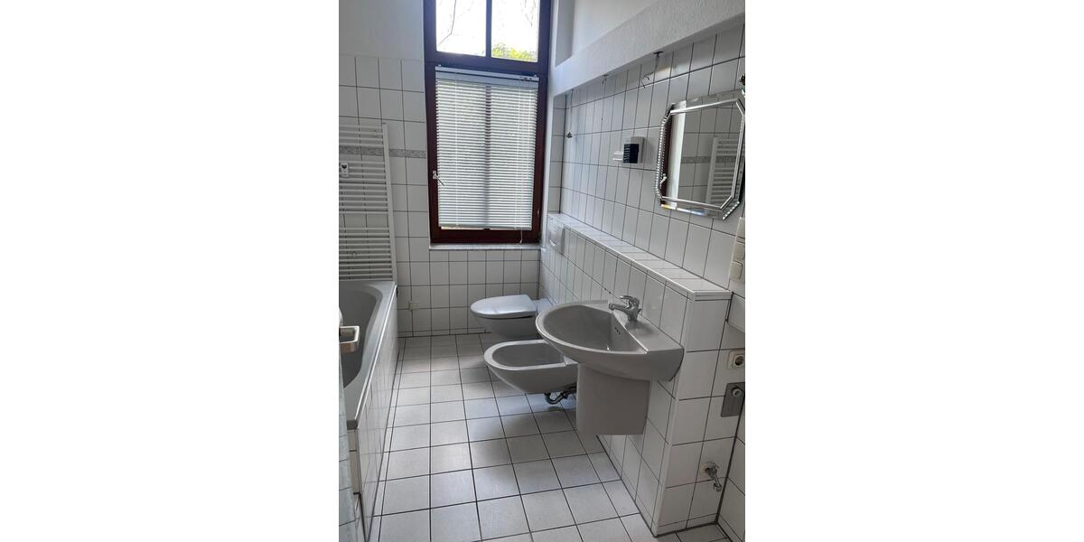 Etagenwohnung Waltershausen - 4 Zimmer, 127 m&sup2;, 980&euro; | Angebot:26478783