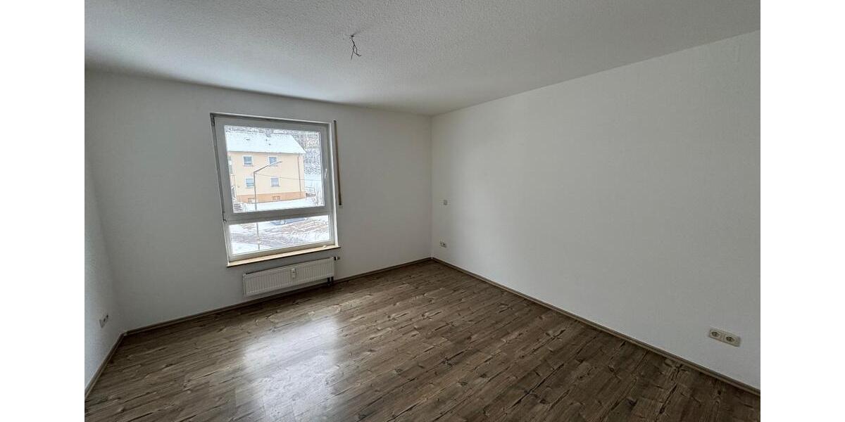 Etagenwohnung Siegen Eiserfeld - 3 Zimmer, 77 m&sup2;, 512&euro; | Angebot:25430660