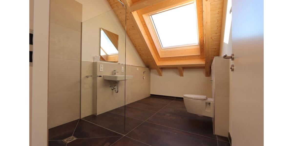 Dachgeschoßwohnung Zwiesel - 3 Zimmer, 85 m&sup2;, 950&euro; | Angebot:26639984