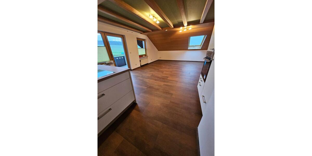 DG-Wohnung mit Balkon, neuer EBK & neuem Bad in Hünfeld-Rückers 3 zimmer