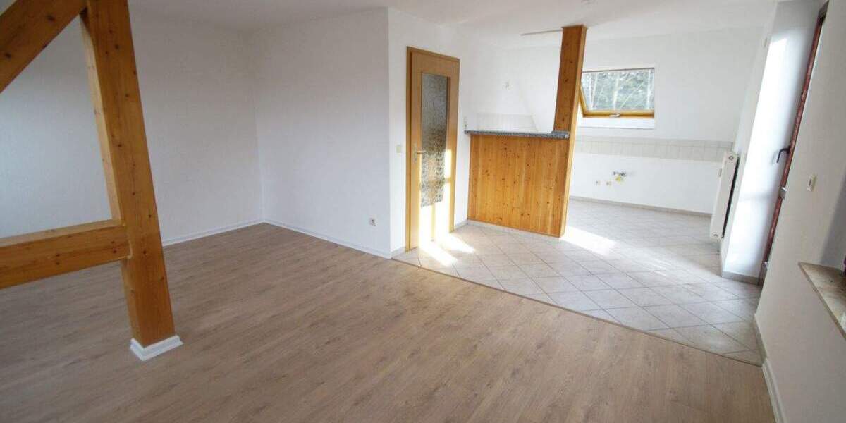 Etagenwohnung Altenburg Südost - 2 Zimmer, 60 m&sup2;, 360&euro; | Angebot:26016937