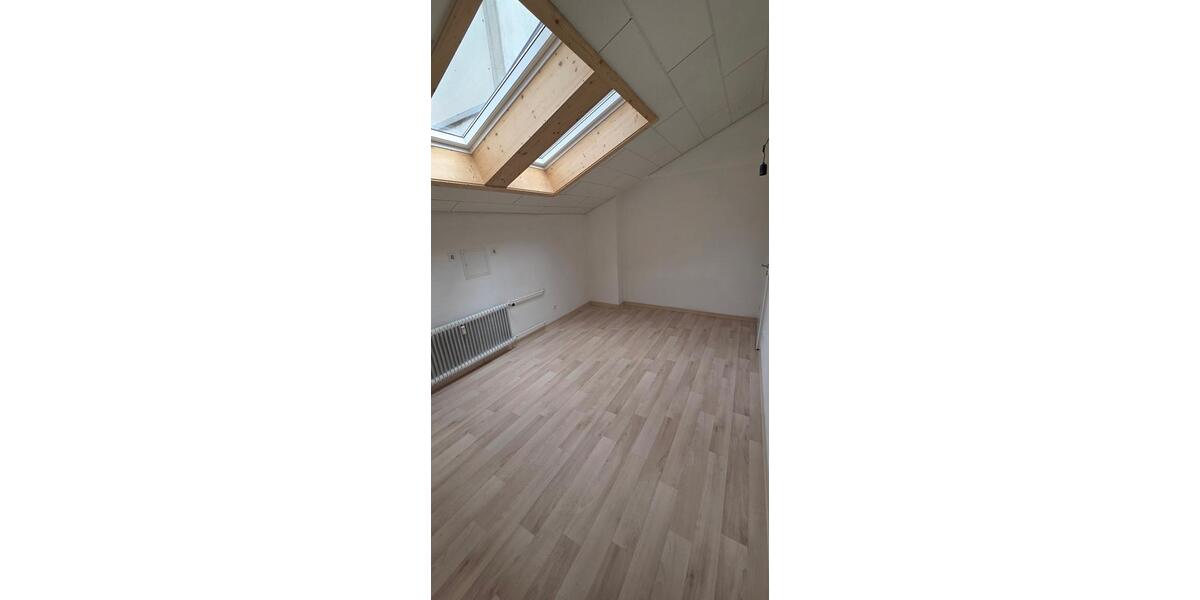 Dachgeschoßwohnung Pforzheim Weststadt - 2 Zimmer, 48 m&sup2;, 700&euro; | Angebot:26044421