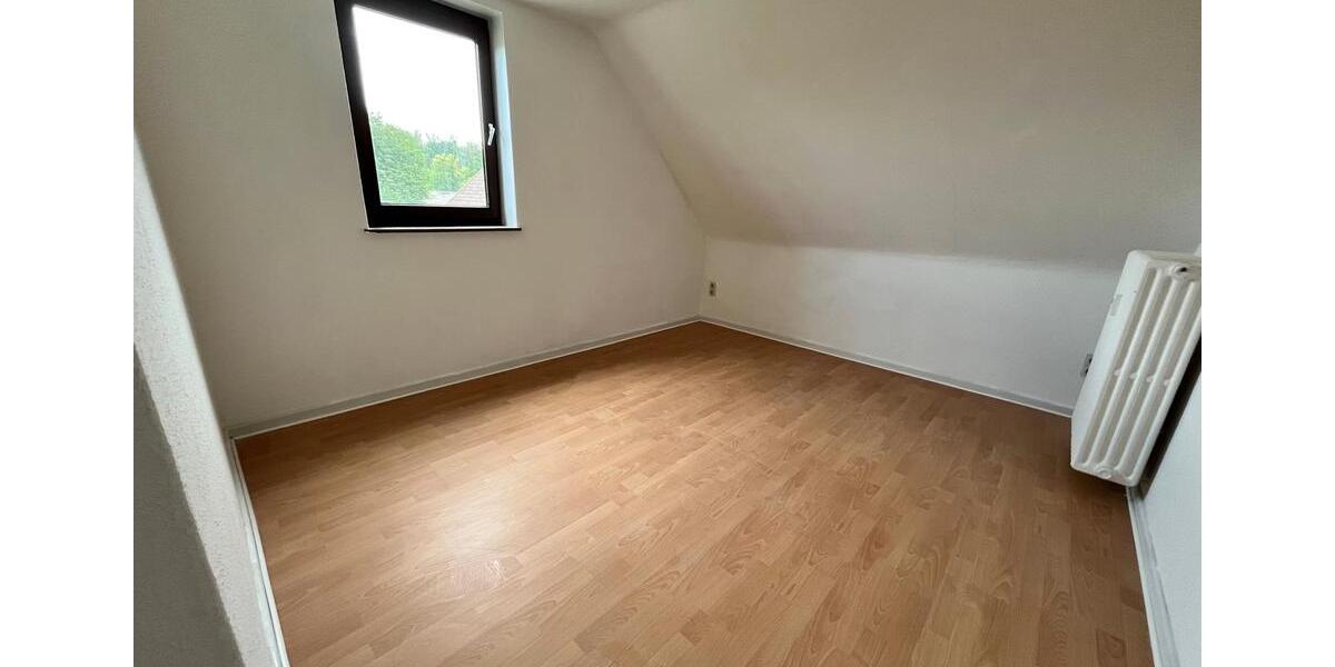 Wunderschöne, renovierte 2 Zimmerdachgeschosswohnung zum Wohlfühlen in grüner Umgebung! 2 zimmer