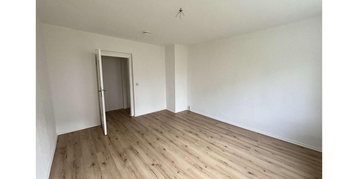 Erdgeschoßwohnung Hainichen - 3 Zimmer, 57 m&sup2;, 300&euro; | Angebot:22055182