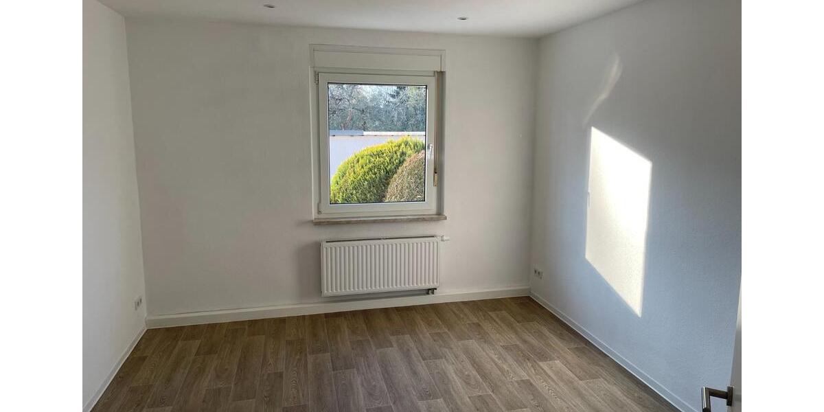 Schöne sanierte 3-Raumwohnung mit Erholungs-Gartengrundstück 3 zimmer