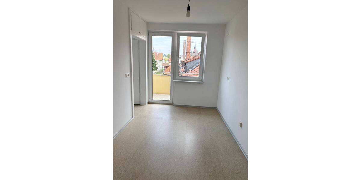 Etagenwohnung Kitzingen - 3 Zimmer, 94 m&sup2;, 1.050&euro; | Angebot:26261518