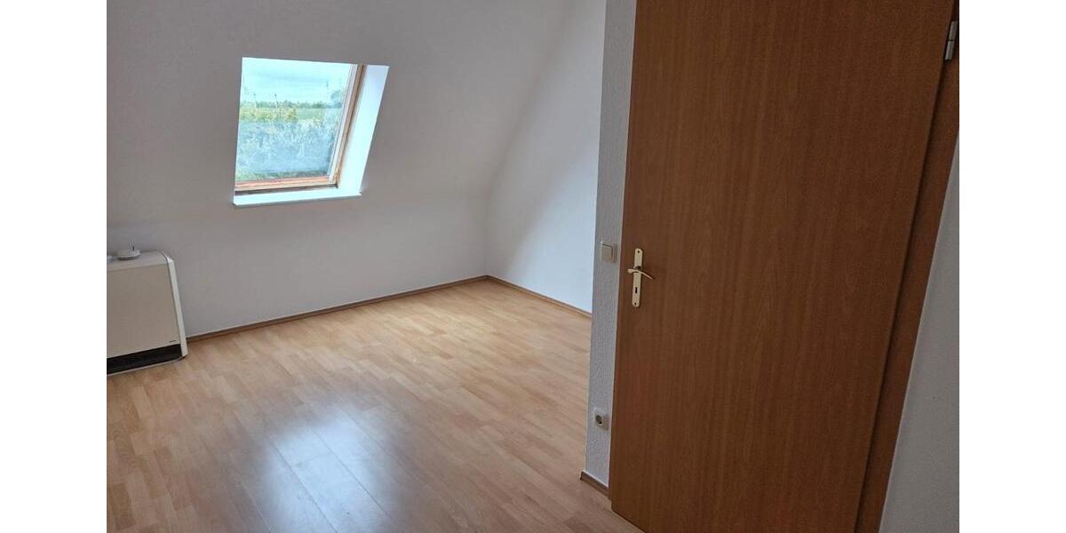 Dachgeschoßwohnung Weißenfels Großkorbetha - 2 Zimmer, 56 m&sup2;, 310&euro; | Angebot:26479937