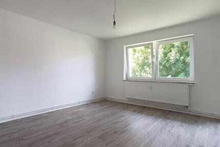 renoviert & in toller Lage zimmer