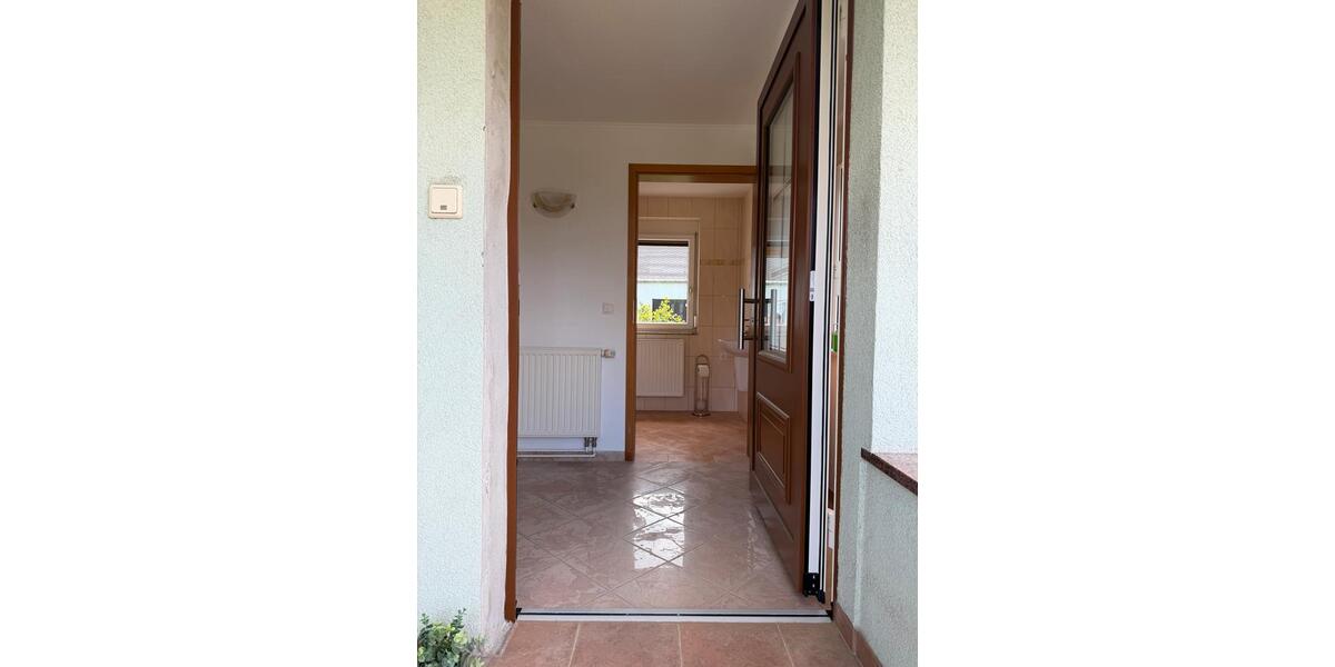 Einfamilienhaus Elsterwerda - 4 Zimmer, 90 m&sup2;, 1.100&euro; | Angebot:26675340