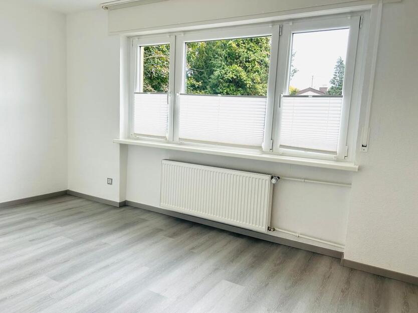 stilvolle, renovierte 3-Zimmerwohnung mit Balkon in Karlsruhe zimmer