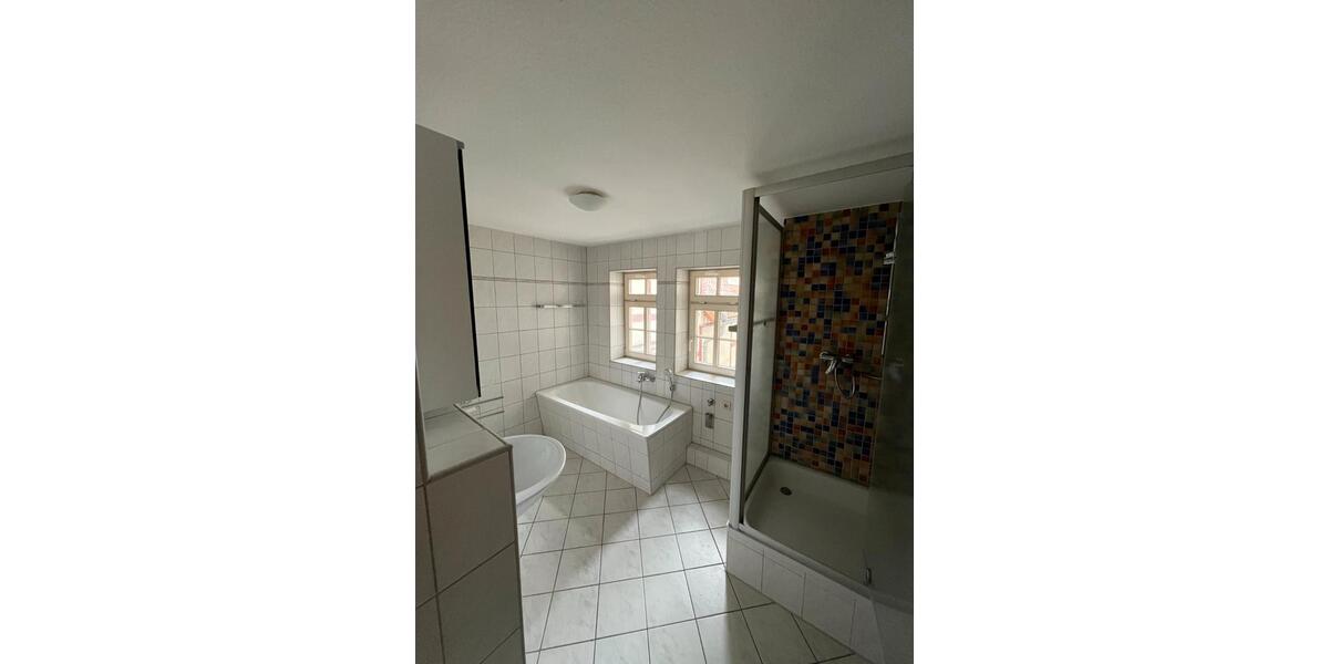 Etagenwohnung Bad Langensalza - 4 Zimmer, 100 m&sup2;, 650&euro; | Angebot:26367199