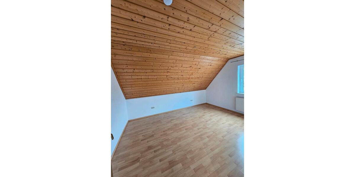 Etagenwohnung Grettstadt - 3.5 Zimmer, 95 m&sup2;, 1.000&euro; | Angebot:26648200