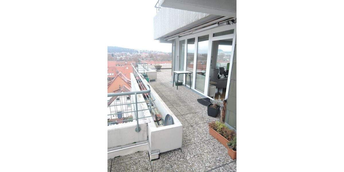 Helle, gepflegte und seniorengerechte Etagenwohnung mit Fahrstuhl und großer Dachterrasse direkt in der Innenstadt 3 zimmer