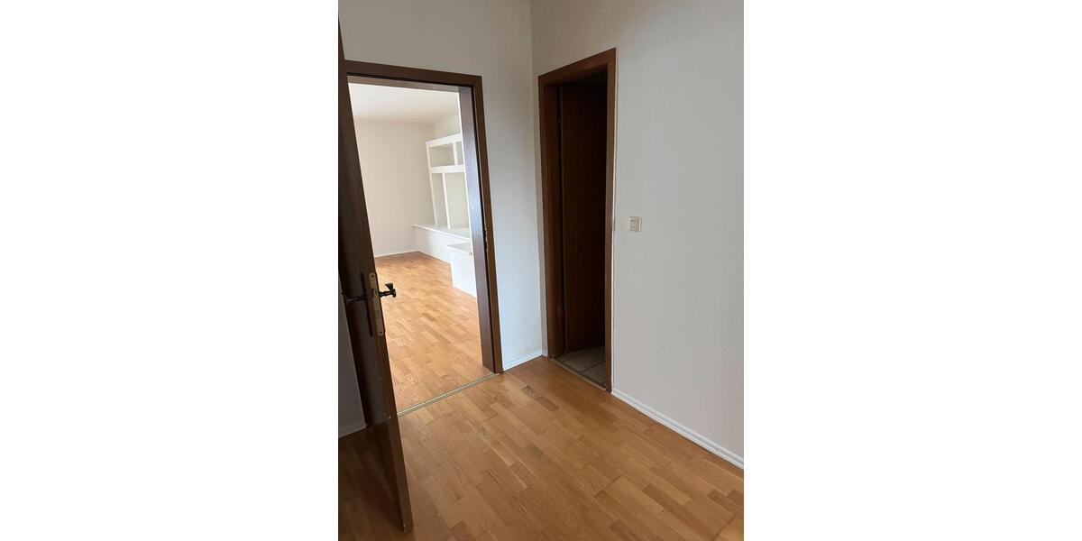 Etagenwohnung Solingen Ohligs - 2 Zimmer, 86 m&sup2;, 1.050&euro; | Angebot:25044677