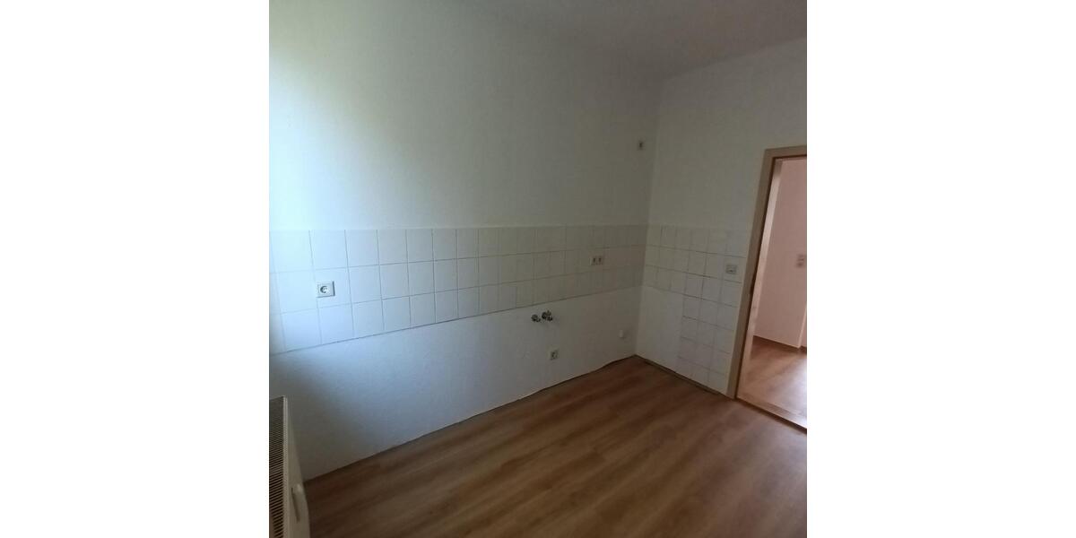Etagenwohnung Schkopau - 3 Zimmer, 65 m&sup2;, 375&euro; | Angebot:25854876