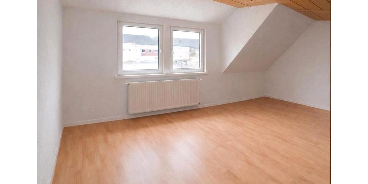 Dachgeschoßwohnung Bad Endbach - 3 Zimmer, 97 m&sup2;, 836&euro; | Angebot:25634108