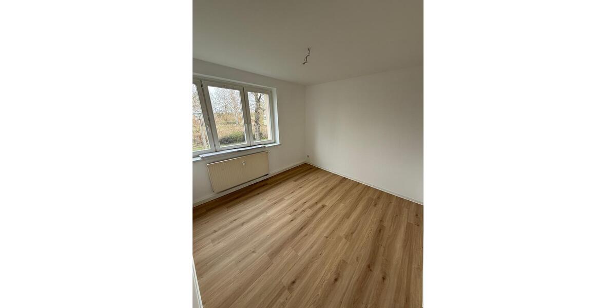 Etagenwohnung Zwenkau - 3 Zimmer, 53 m&sup2;, 519&euro; | Angebot:26021305