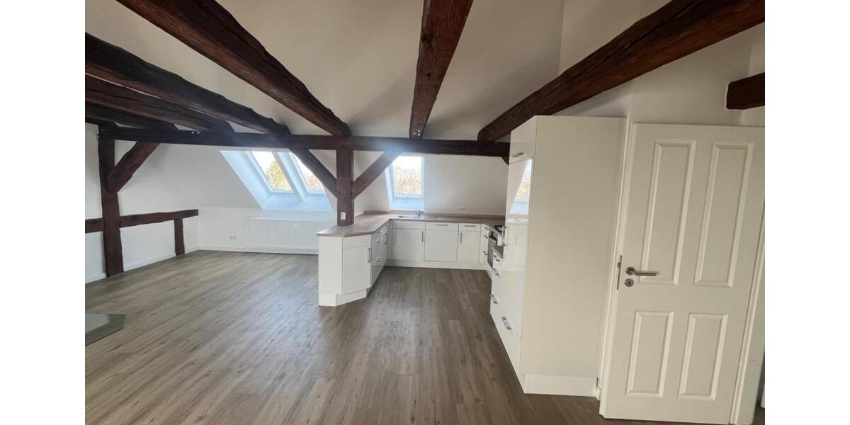 Dachgeschoßwohnung Perleberg - 2.5 Zimmer, 93 m&sup2;, 850&euro; | Angebot:25292710