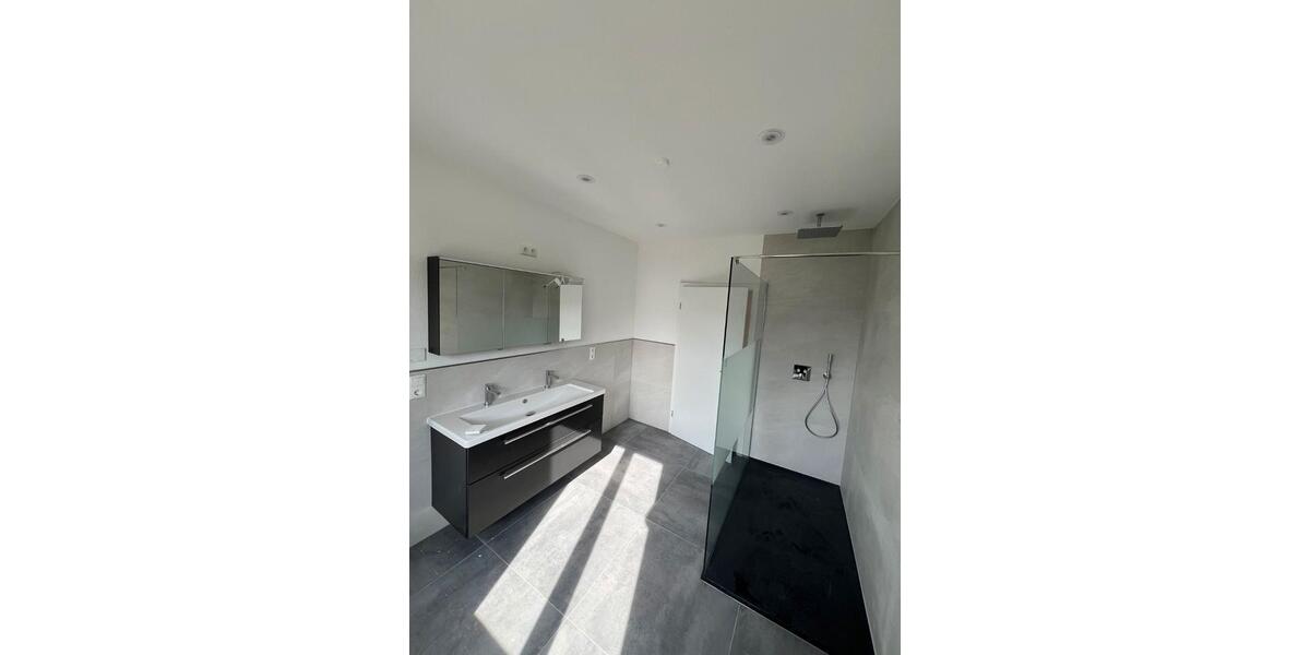 Etagenwohnung Barby - 5 Zimmer, 130 m&sup2;, 800&euro; | Angebot:26248806