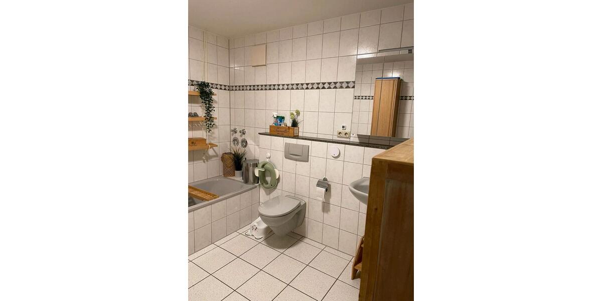 Etagenwohnung Burscheid - 2 Zimmer, 72 m&sup2;, 780&euro; | Angebot:26587570
