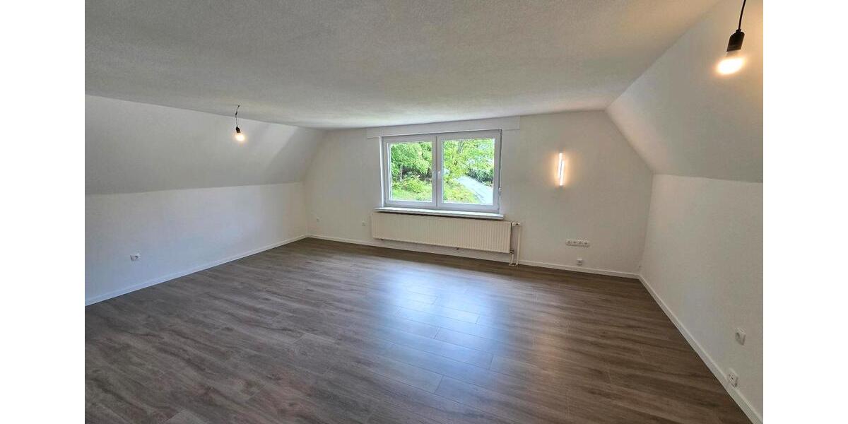 Etagenwohnung Hilchenbach - 3 Zimmer, 87 m&sup2;, 690&euro; | Angebot:26648915