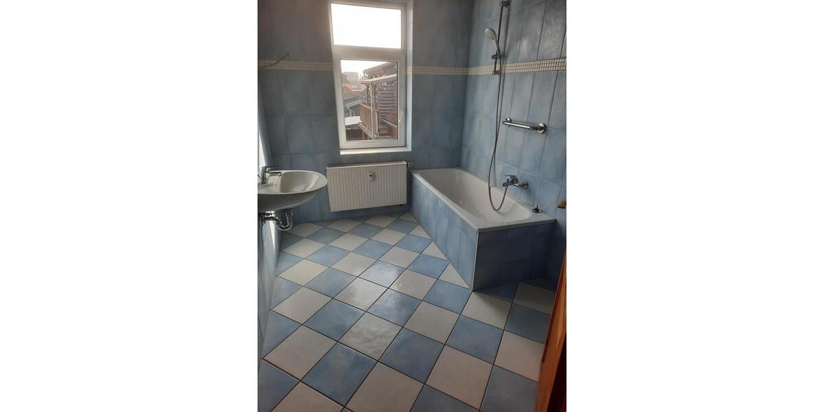 Dachgeschoßwohnung Eisenach - 4 Zimmer, 125 m&sup2;, 738&euro; | Angebot:25992448