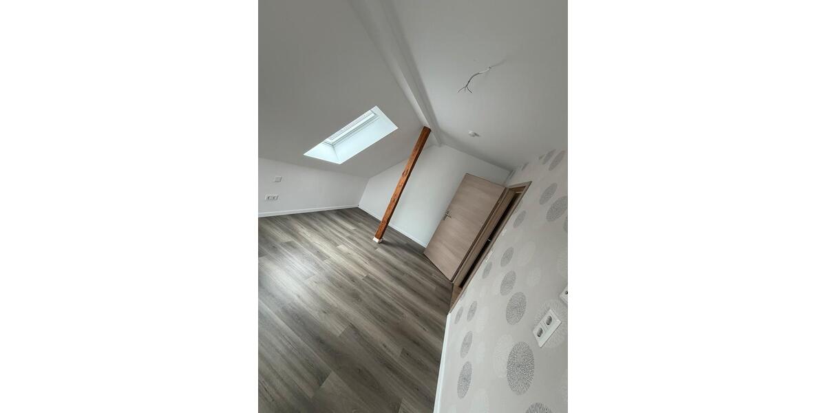 Dachgeschoßwohnung Stapel - 3 Zimmer, 80 m&sup2;, 1.000&euro; | Angebot:24818586