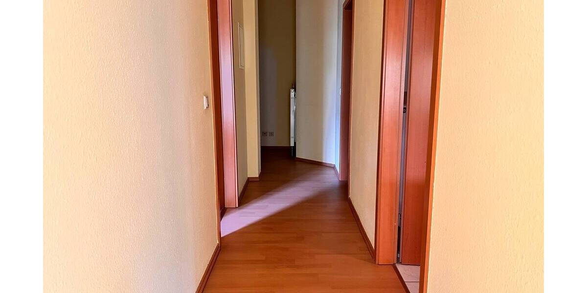 Etagenwohnung Plauen Westend - 2 Zimmer, 67 m&sup2;, 335&euro; | Angebot:26308225
