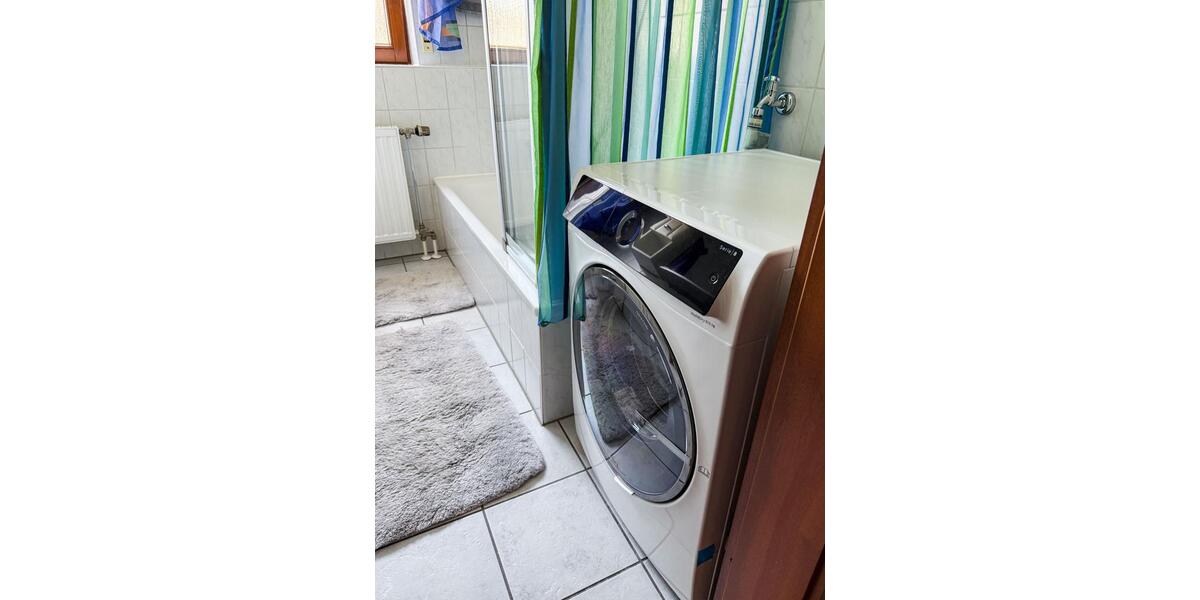 3-Zimmer-Maisonette-Wohnung mit TV, Wlan, Küche mit Essplatz, Galerie, BadWc, Waschmaschine, Parkplatz und Balkon 3 zimmer