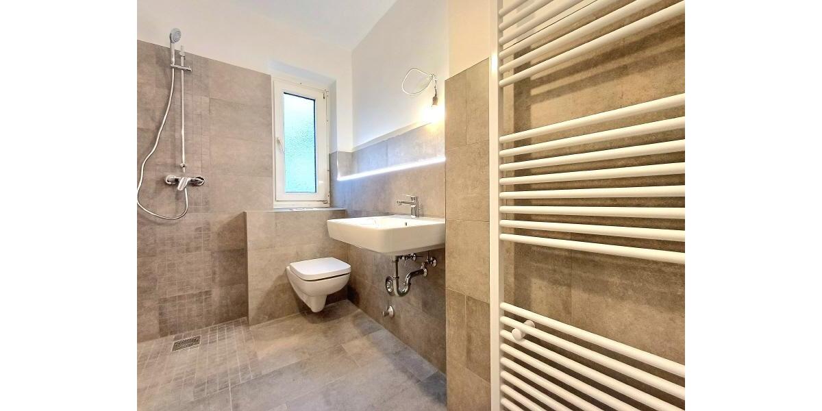 Kernsaniert! 3-Zimmer-Wohnung mit Balkon 4 zimmer